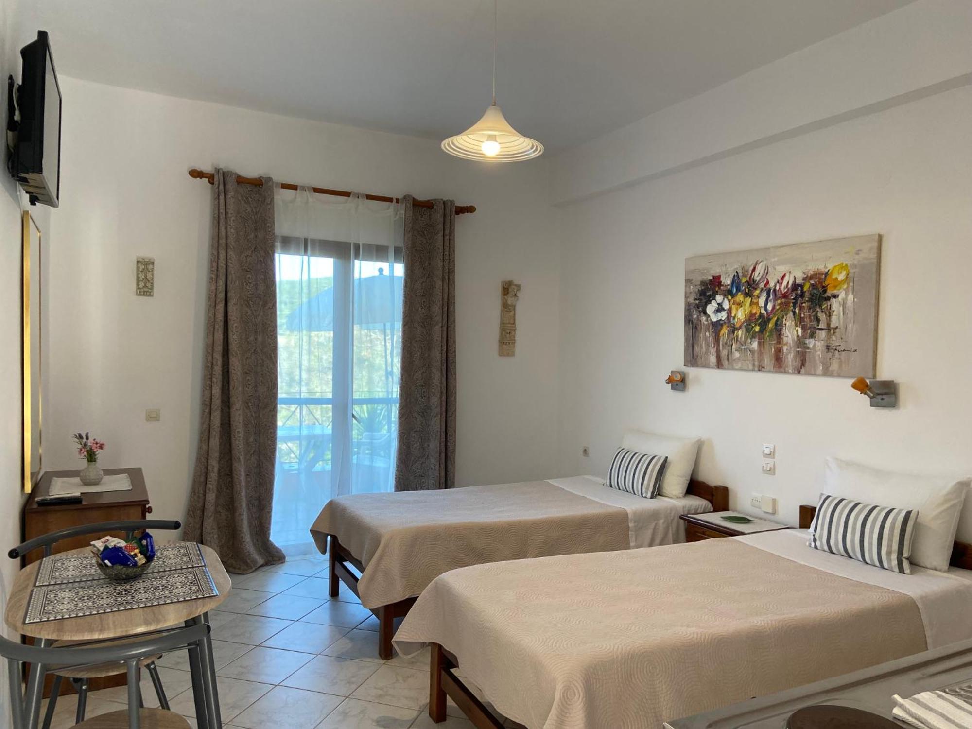 Floros Apartments Agios Stefanos Avliotes  Екстериор снимка