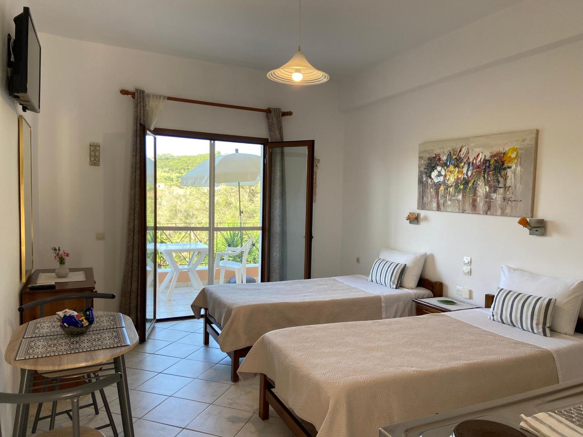 Floros Apartments Agios Stefanos Avliotes  Екстериор снимка