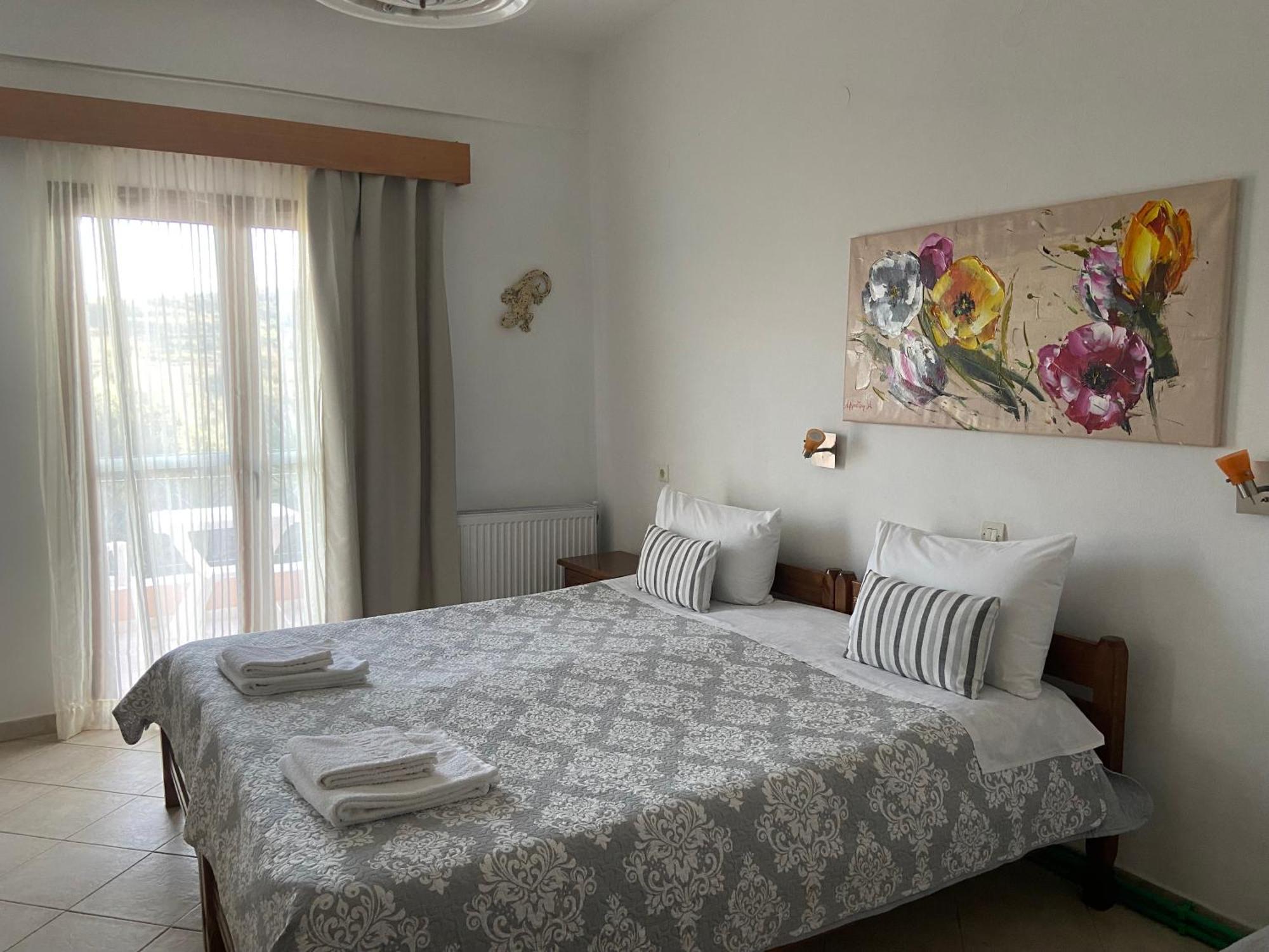 Floros Apartments Agios Stefanos Avliotes  Екстериор снимка